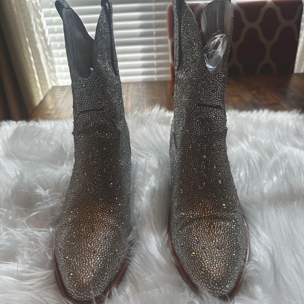 Sparkling Rhinestone Cowgirl Boots